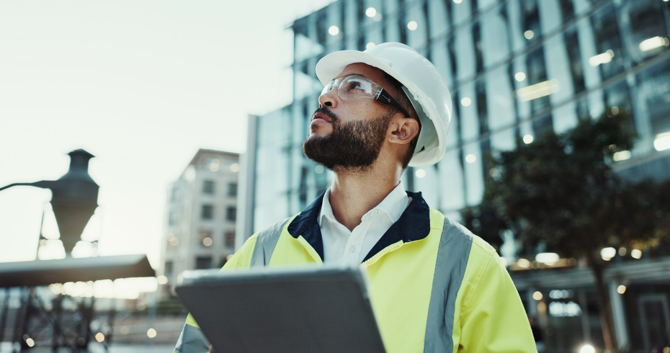 Professionnels du bâtiment : pourquoi acheter vos outils coupants sur un site spécialisé ?